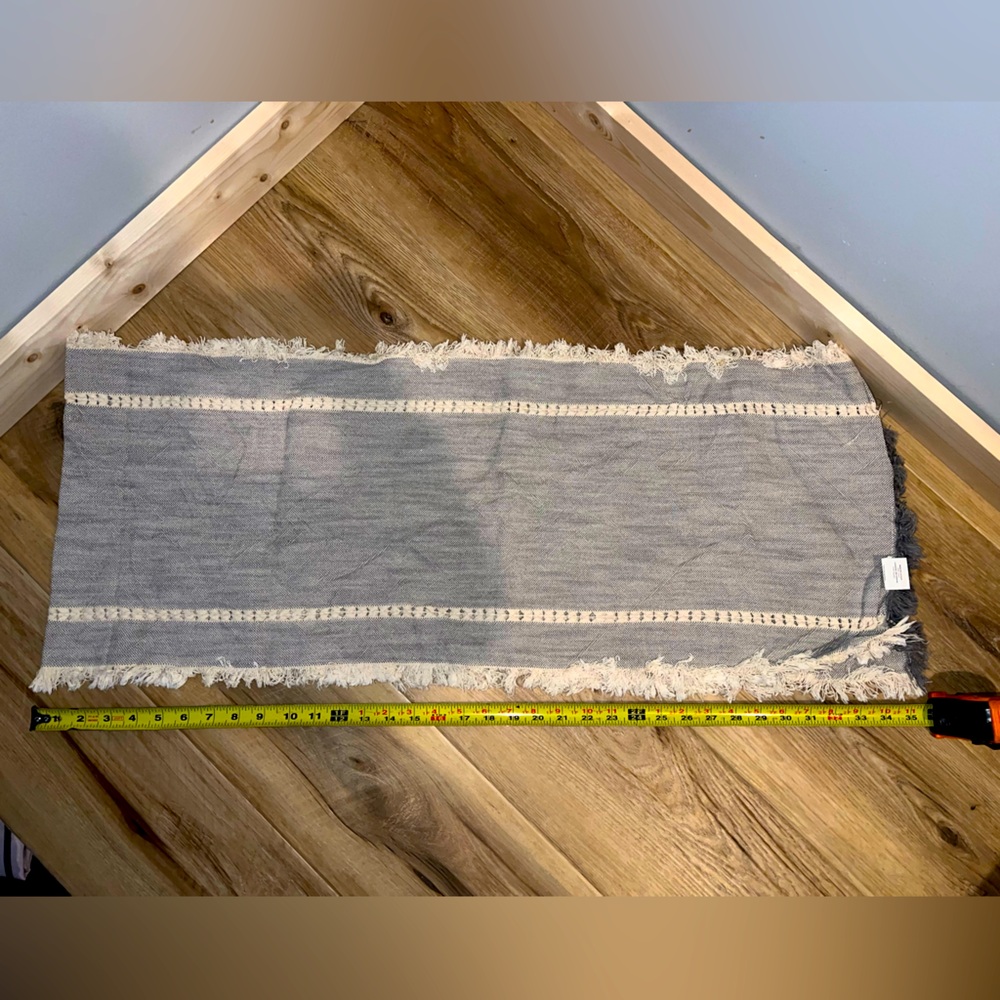 Table Runner - Picture 2 of 5